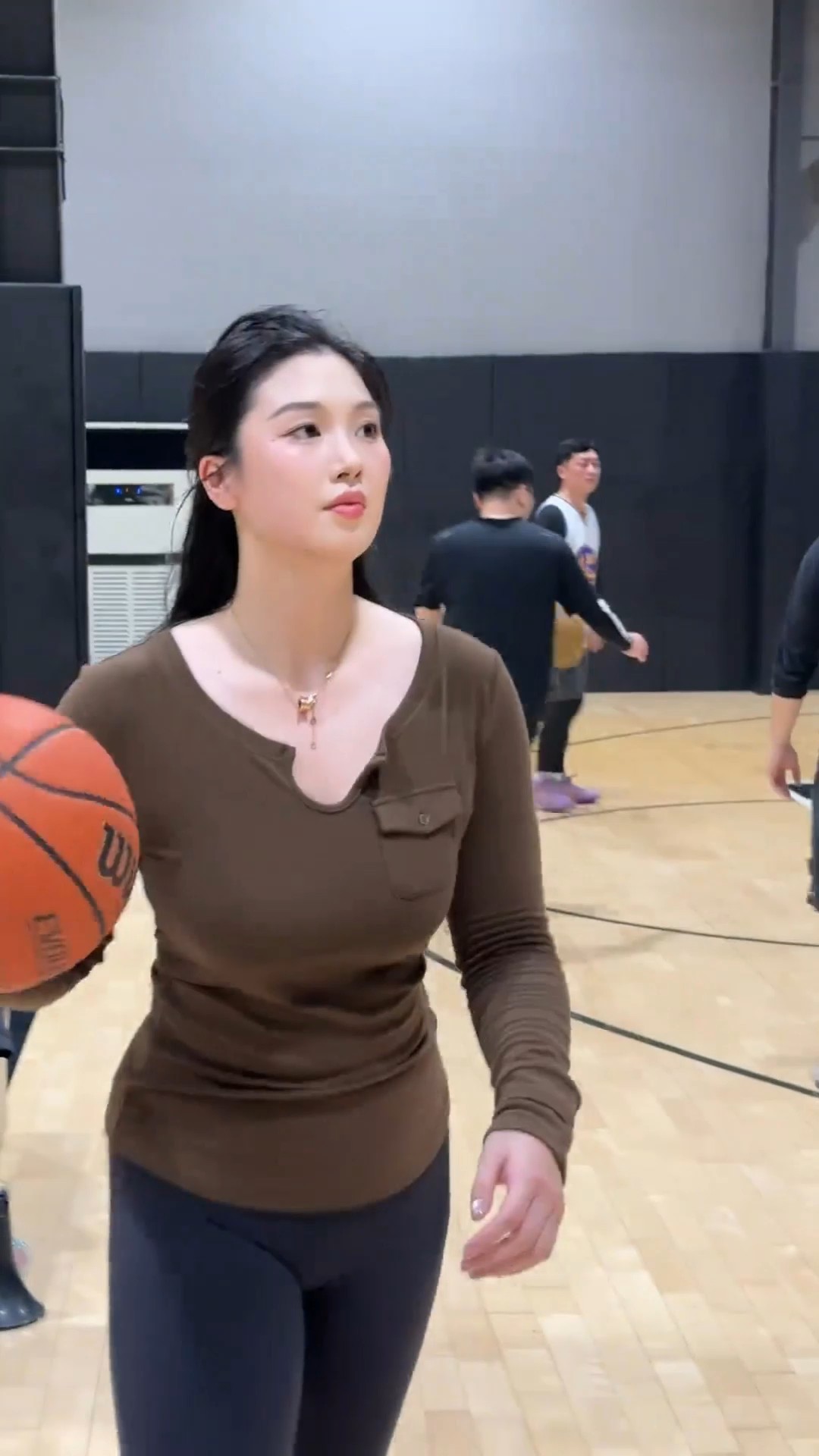 女性篮球选手如何在赛事中脱颖而出